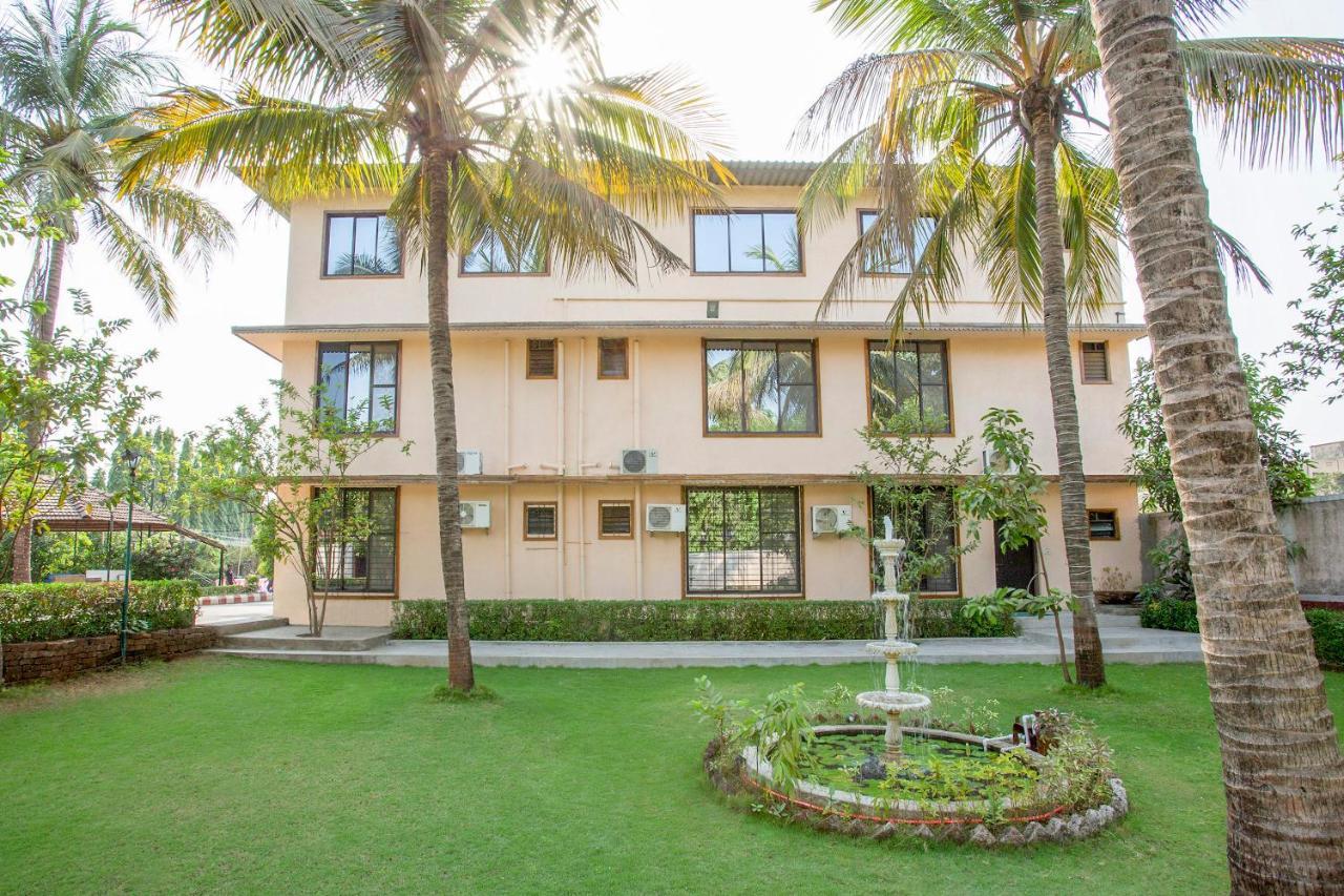 Pushp Vatika Resort & Lawns Нави Мумбаи Экстерьер фото