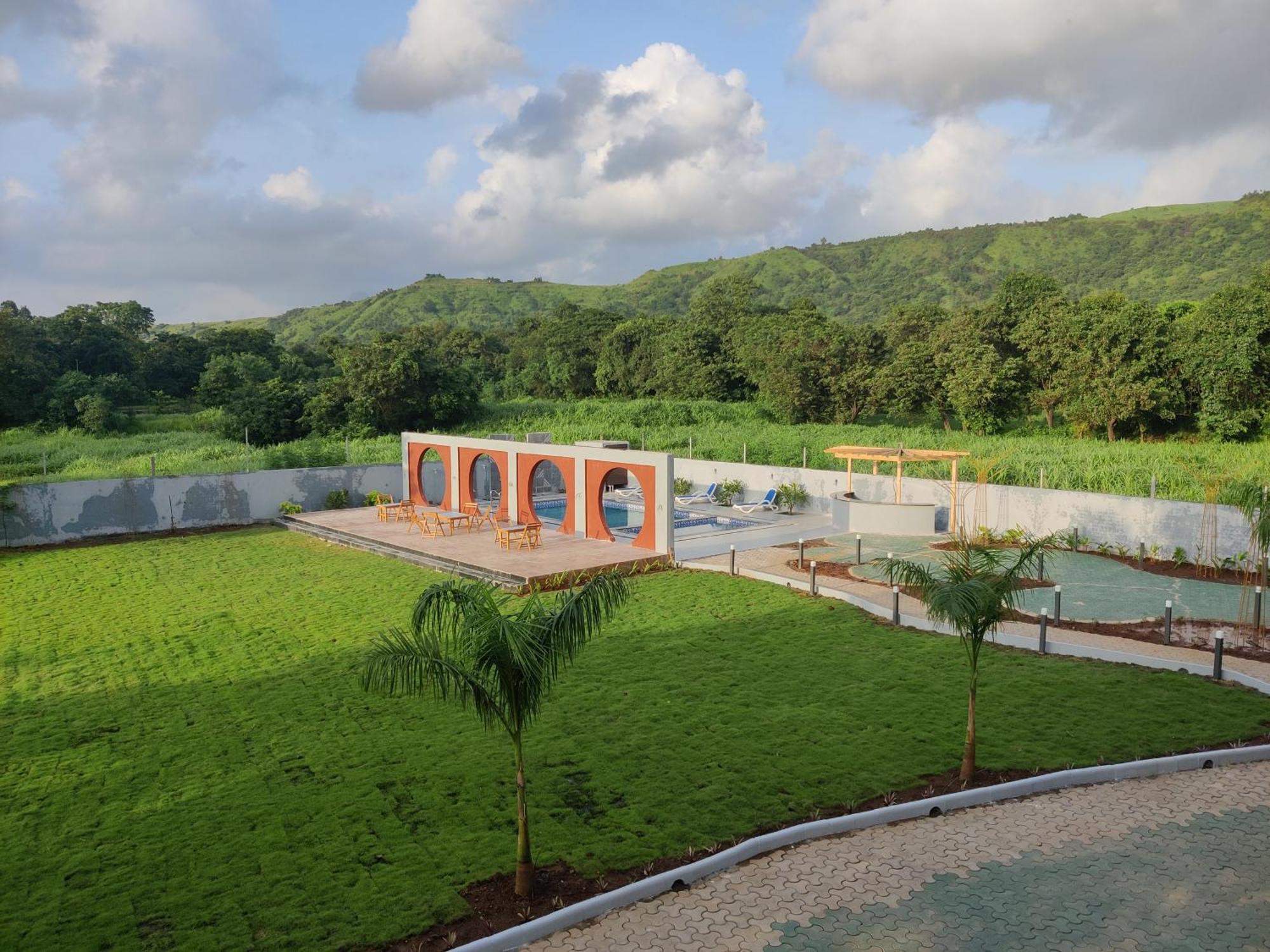 Pushp Vatika Resort & Lawns Нави Мумбаи Экстерьер фото