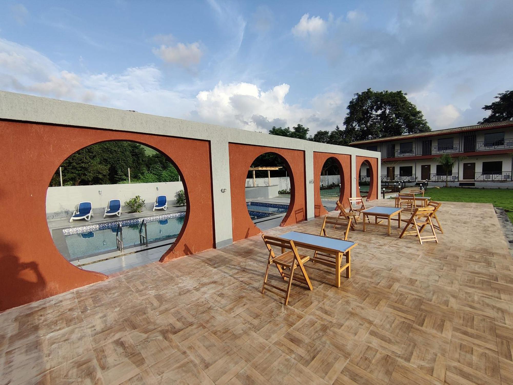 Pushp Vatika Resort & Lawns Нави Мумбаи Экстерьер фото