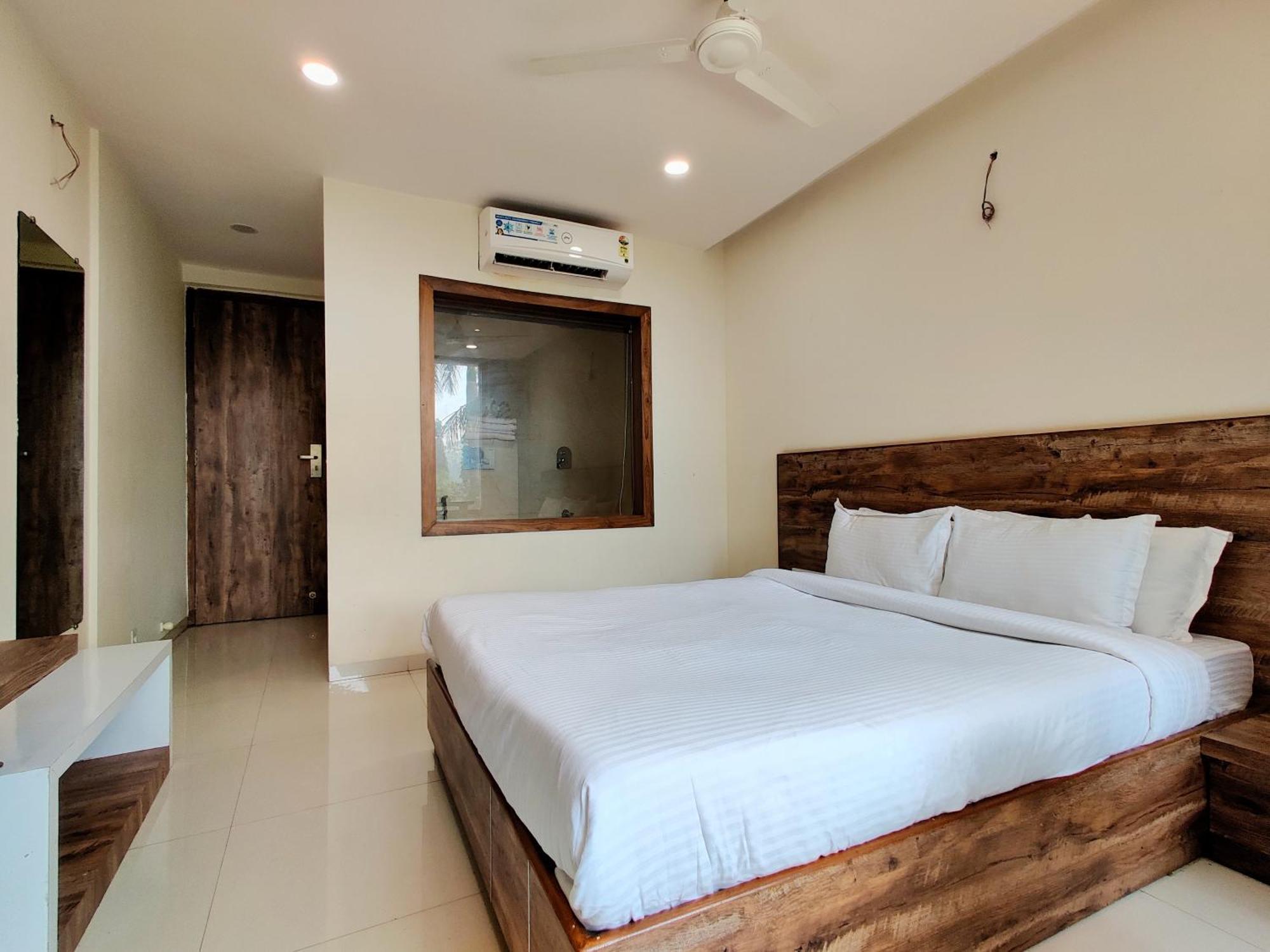 Pushp Vatika Resort & Lawns Нави Мумбаи Экстерьер фото