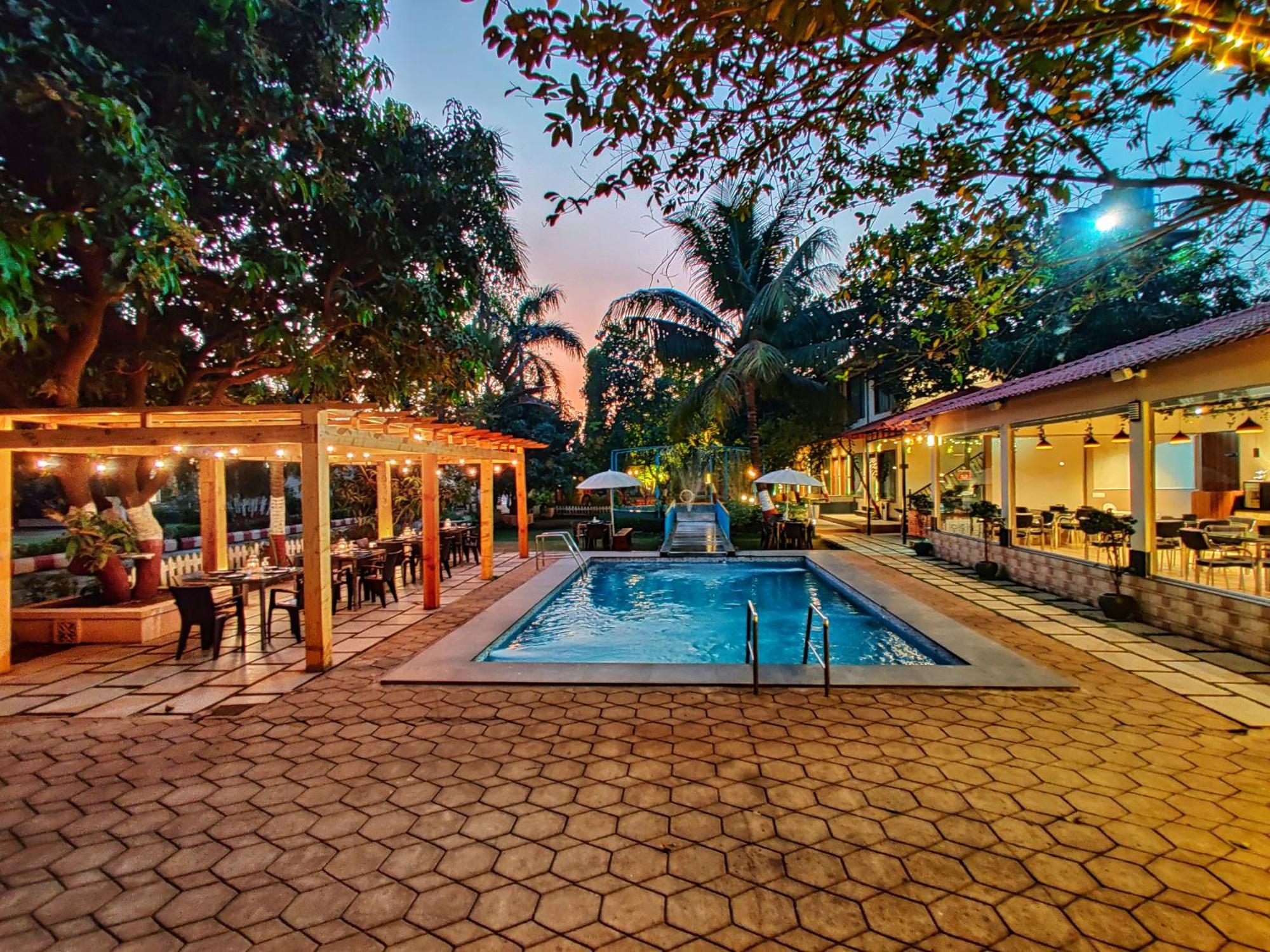 Pushp Vatika Resort & Lawns Нави Мумбаи Экстерьер фото