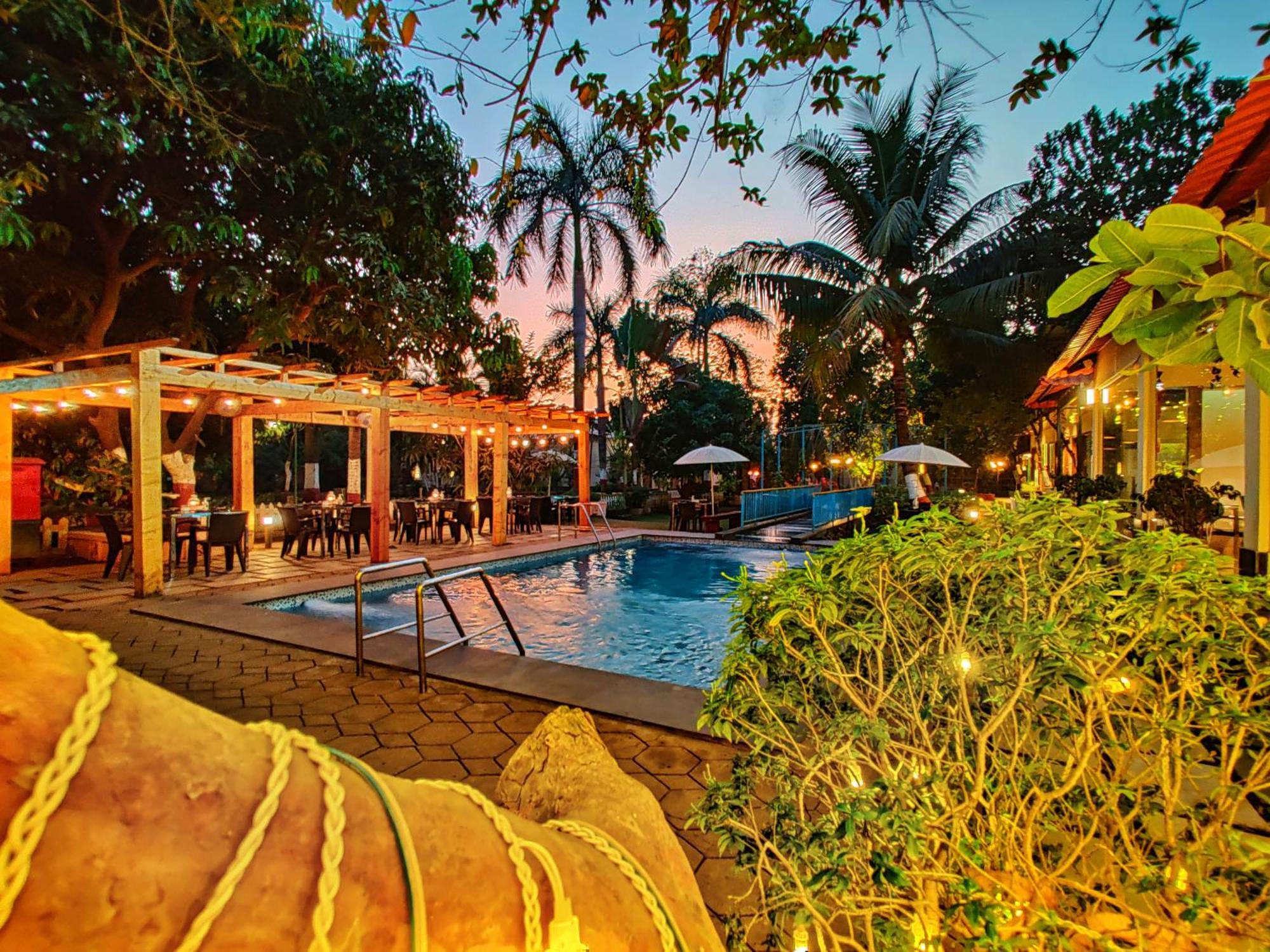 Pushp Vatika Resort & Lawns Нави Мумбаи Экстерьер фото